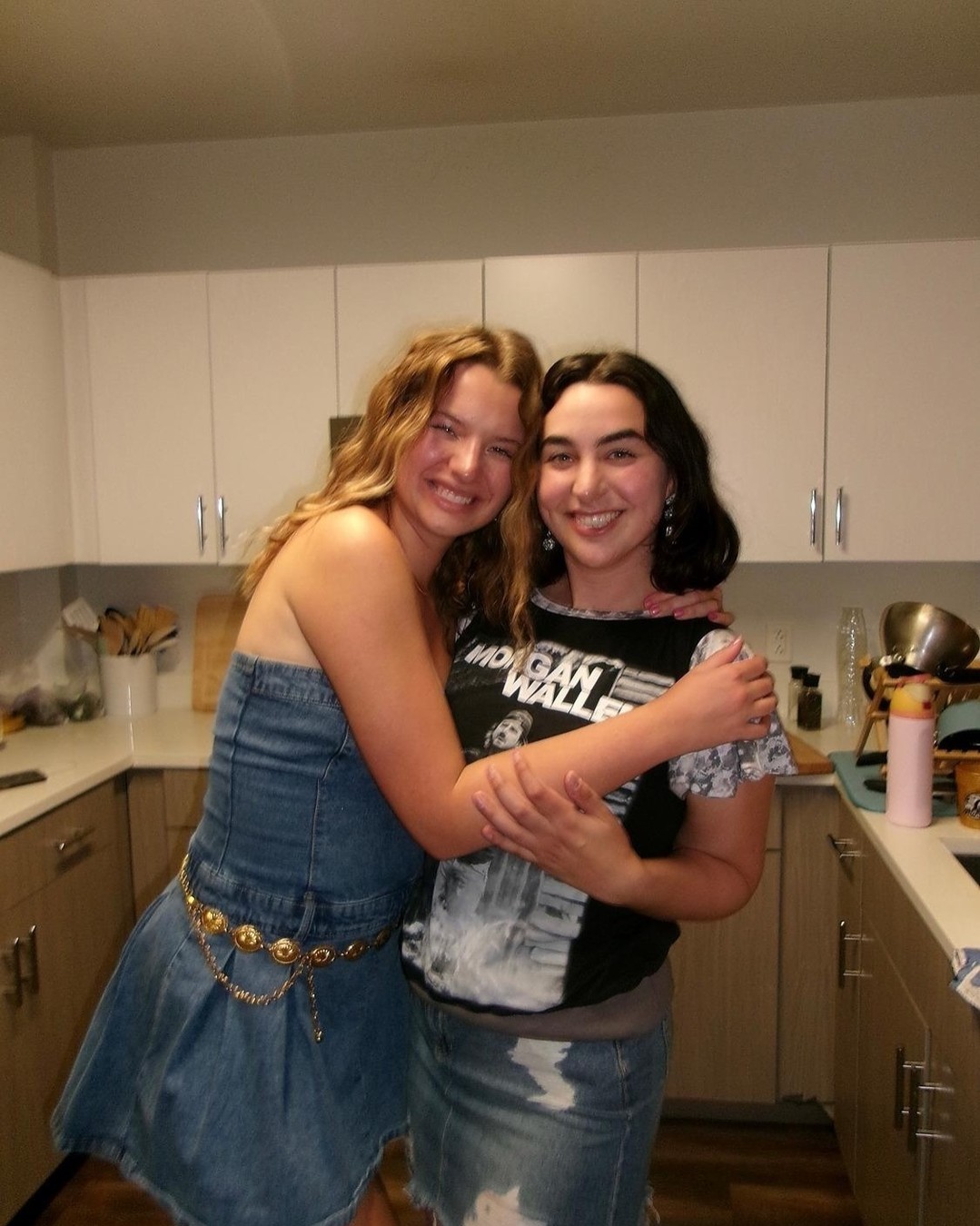 Resident Lifestyle Photo Dump \ud83d\udcf8\nWe love seeing our building full of life \u2014 keep the photos coming! Upload your favorite Rise moments on Community Rewards to be featured next! \ud83d\udc9b\n